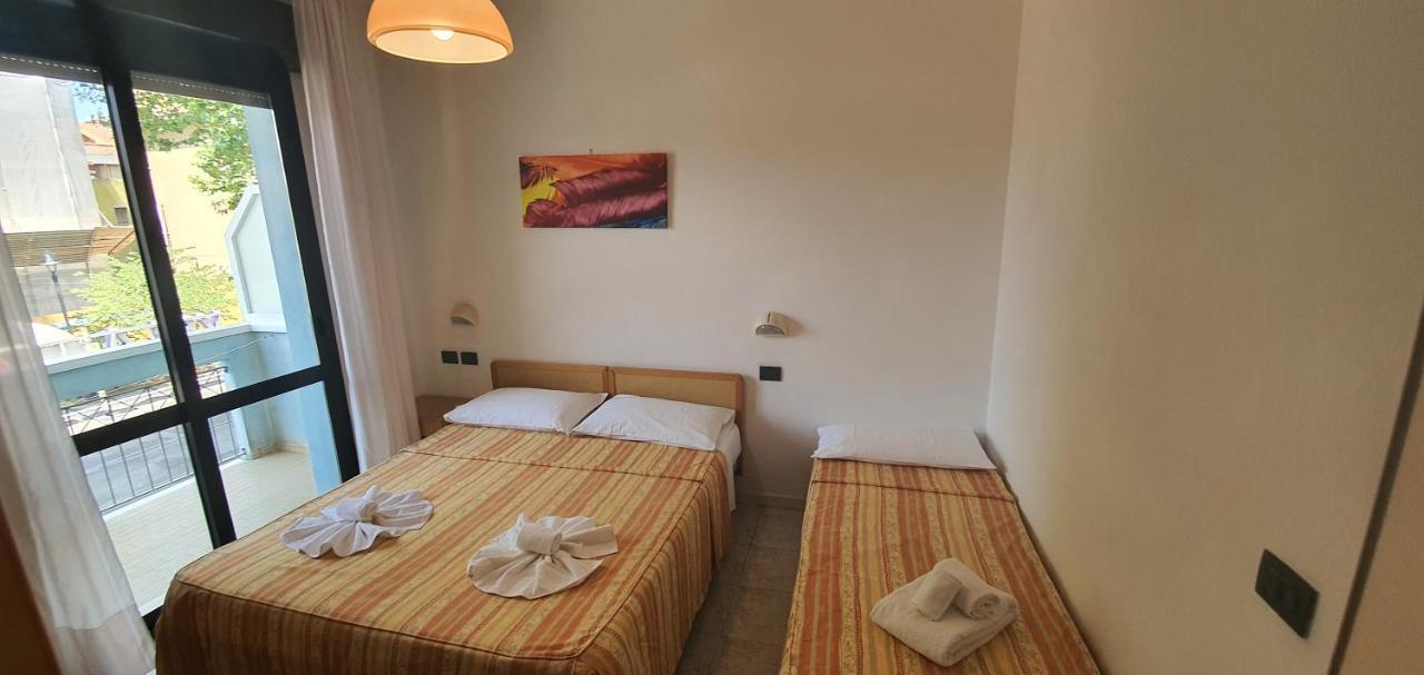 Hotel Vela Azzurra Rimini Exterior photo