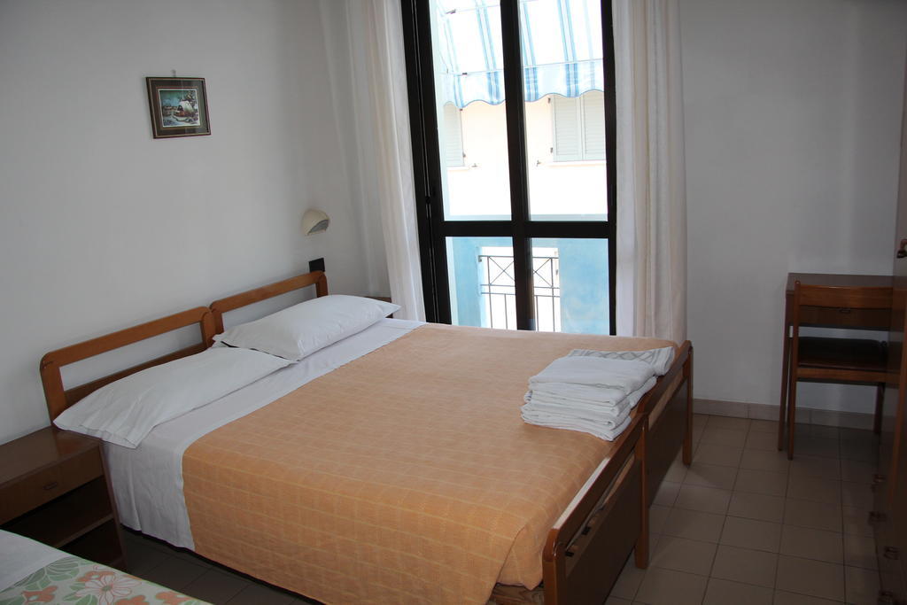 Hotel Vela Azzurra Rimini Exterior photo