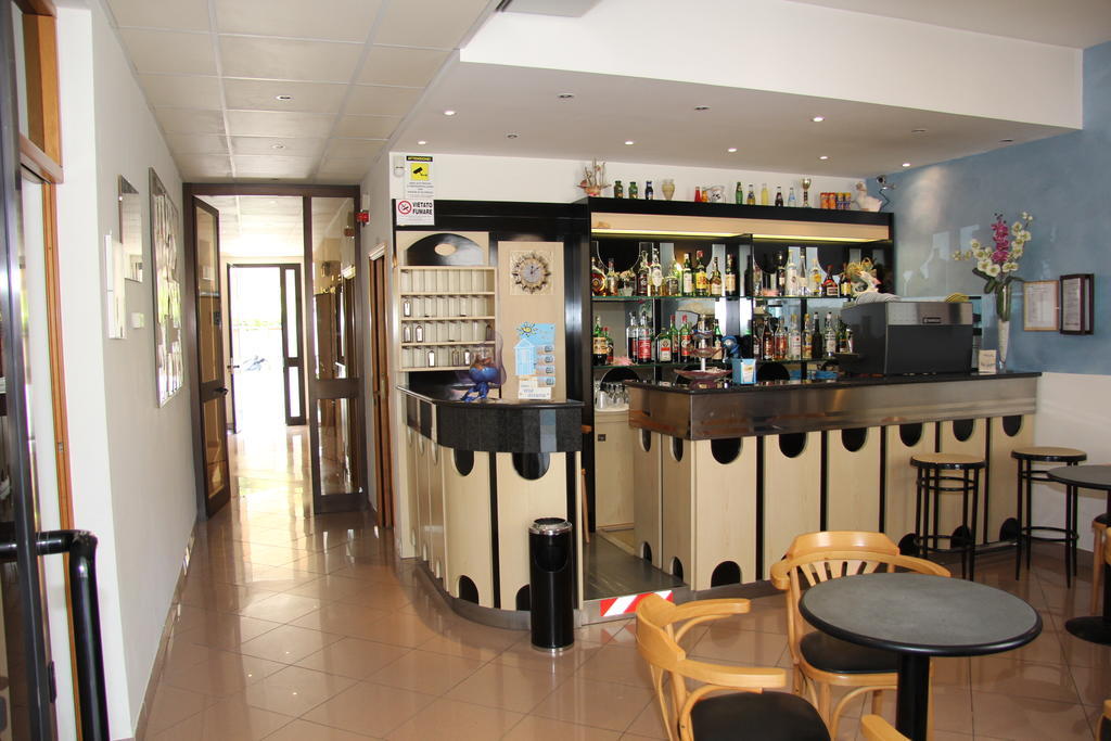 Hotel Vela Azzurra Rimini Exterior photo